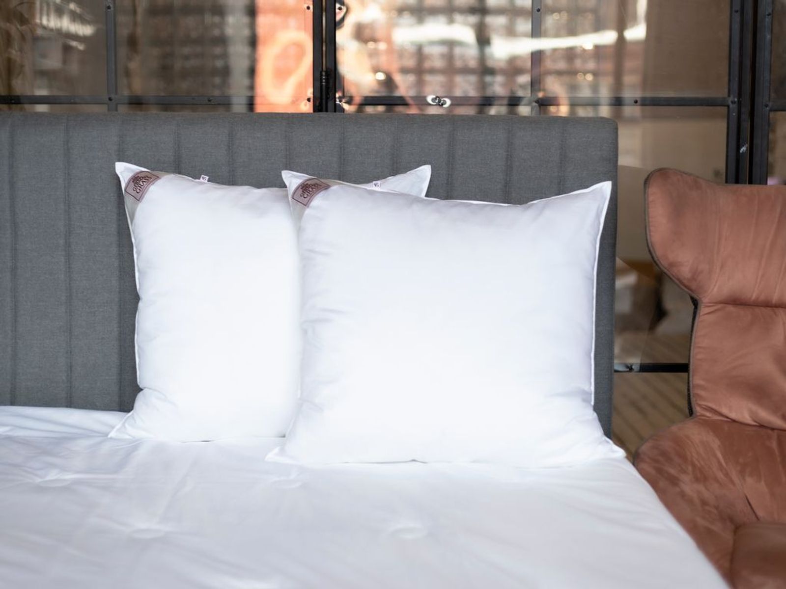 Подушка LUXURY SILK GRASS мягкая 68х68